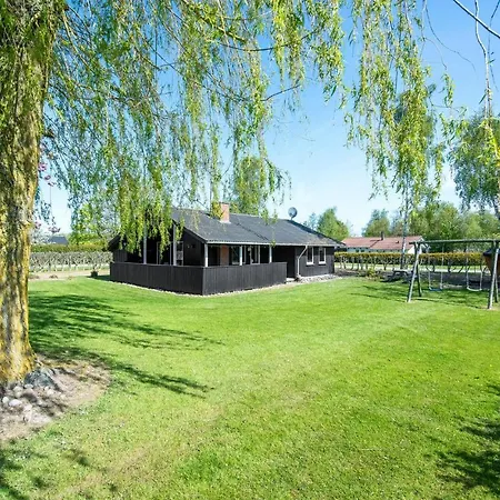 3 Bedroom Awesome In Sydals * Skovbyballe